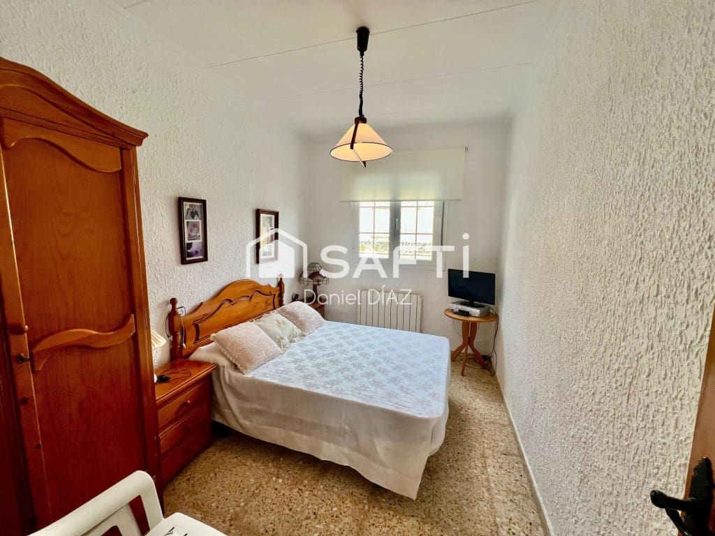 4 bedroom Villa for sale in Riudarenes with garage - € 265,000 (Ref: 9595420)