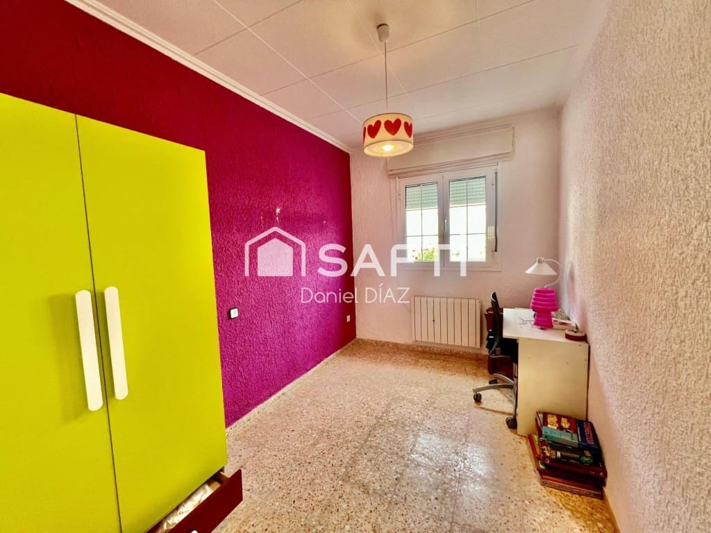 4 bedroom Villa for sale in Riudarenes with garage - € 265,000 (Ref: 9595420)