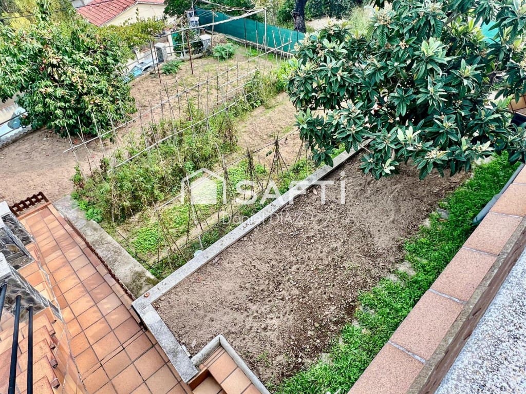 4 bedroom Villa for sale in Riudarenes with garage - € 265,000 (Ref: 9595420)