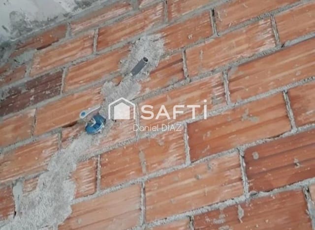 Commerciale in vendita in Girona città con garage - 35.000 € (Rif: 9595421)