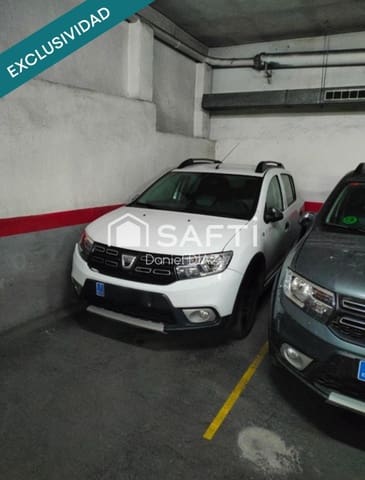 Garaje en Santa Coloma de Gramenet en venta - 13.500 € (Ref: 9595422)