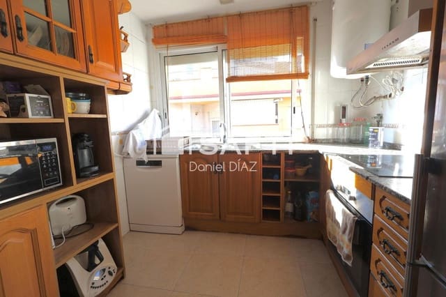 4 chambre Appartement à vendre à Pineda de Mar avec garage - 230 000 € (Ref: 9595424)