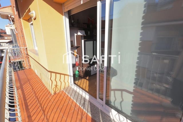 4 chambre Appartement à vendre à Pineda de Mar avec garage - 230 000 € (Ref: 9595424)