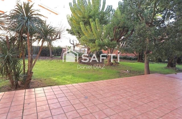 4 chambre Appartement à vendre à Pineda de Mar avec garage - 230 000 € (Ref: 9595424)