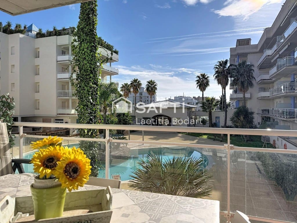 2 slaapkamer Appartement te koop in Roses met zwembad - € 209.000 (Ref: 9595432)