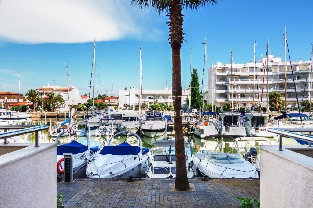 2 slaapkamer Appartement te koop in Roses met zwembad - € 209.000 (Ref: 9595432)