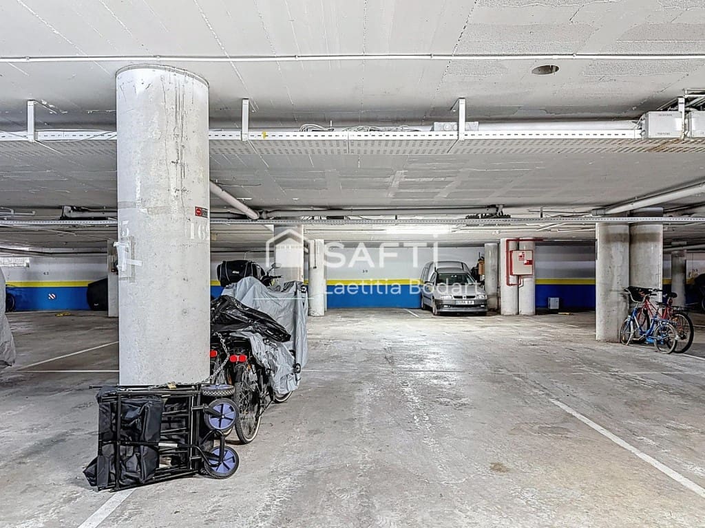 2 slaapkamer Appartement te koop in Roses met zwembad - € 209.000 (Ref: 9595432)