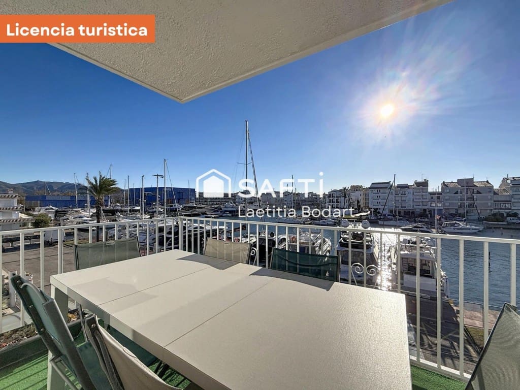 2 makuuhuone Kattohuoneisto myytävänä paikassa Empuriabrava mukana 
autotalli - 435 000 € (Ref: 9595433)