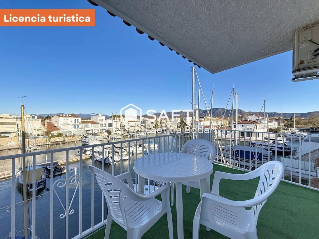 2 makuuhuone Kattohuoneisto myytävänä paikassa Empuriabrava mukana 
autotalli - 435 000 € (Ref: 9595433)