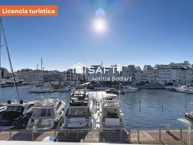 2 makuuhuone Kattohuoneisto myytävänä paikassa Empuriabrava, Castelló d'Empúries mukana 
autotalli - 435 000 € (Ref: 9595433)