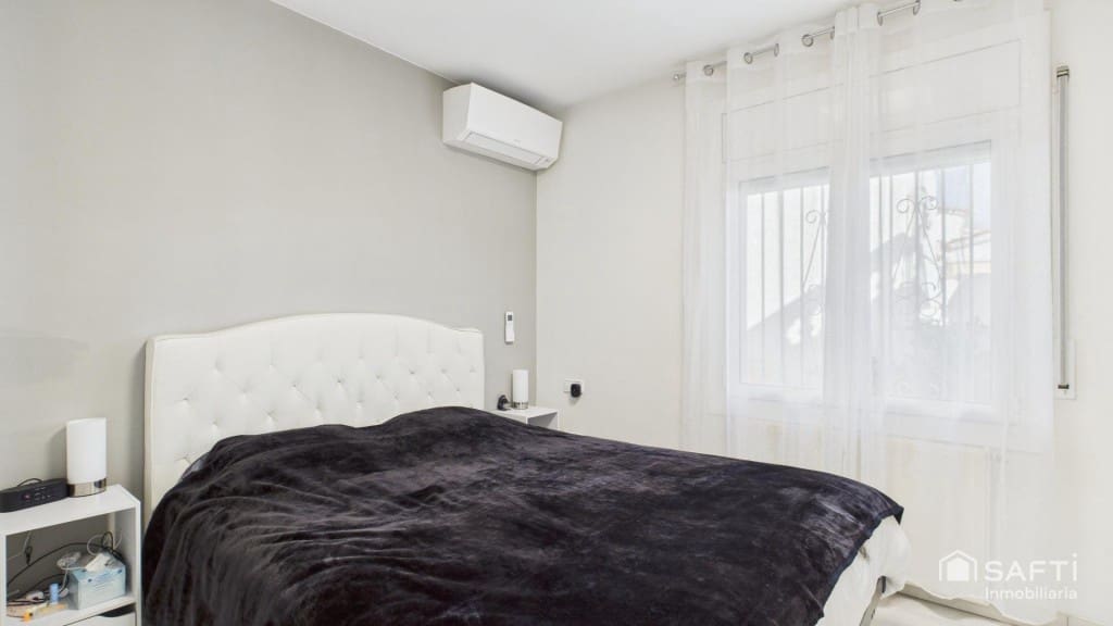 3 makuuhuone Huvila myytävänä paikassa Empuriabrava mukana uima-altaan 
autotalli - 890 000 € (Ref: 9595442)