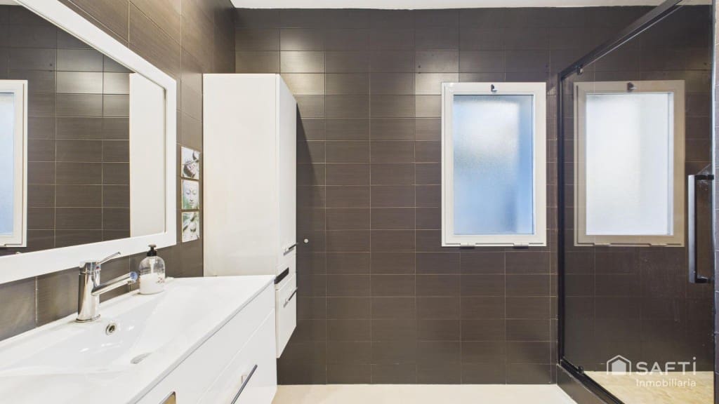 7 Zimmer Villa zu verkaufen in Empuriabrava mit Pool Garage - 1.450.000 € (Ref: 9595450)