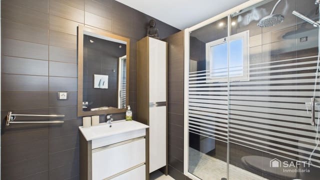 7 Zimmer Villa zu verkaufen in Empuriabrava, Castelló d'Empúries mit Pool Garage - 1.450.000 € (Ref: 9595450)