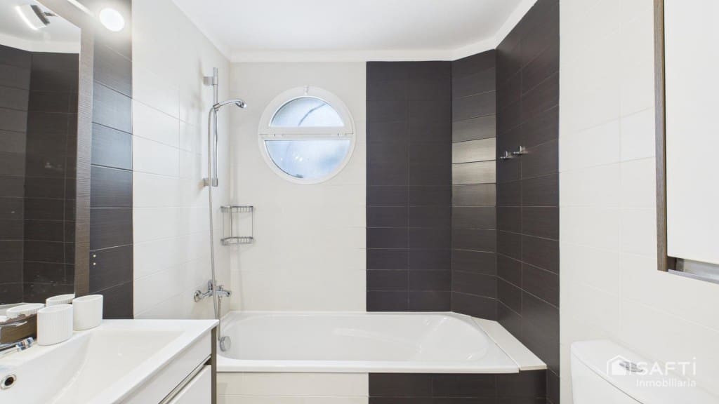 7 Zimmer Villa zu verkaufen in Empuriabrava mit Pool Garage - 1.450.000 € (Ref: 9595450)