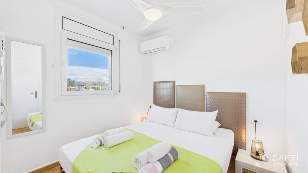 7 Zimmer Villa zu verkaufen in Empuriabrava mit Pool Garage - 1.450.000 € (Ref: 9595450)