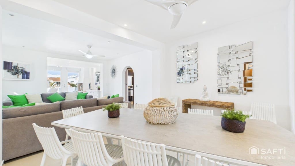 7 Zimmer Villa zu verkaufen in Empuriabrava mit Pool Garage - 1.450.000 € (Ref: 9595450)