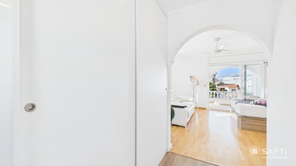 7 Zimmer Villa zu verkaufen in Empuriabrava mit Pool Garage - 1.450.000 € (Ref: 9595450)