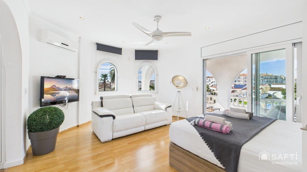 7 Zimmer Villa zu verkaufen in Empuriabrava mit Pool Garage - 1.450.000 € (Ref: 9595450)