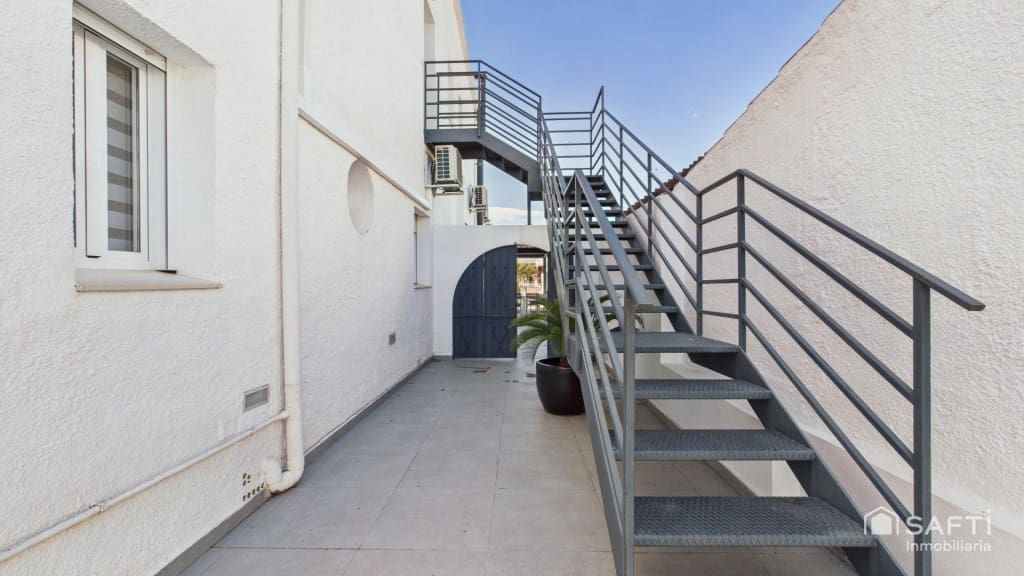 7 Zimmer Villa zu verkaufen in Empuriabrava mit Pool Garage - 1.450.000 € (Ref: 9595450)