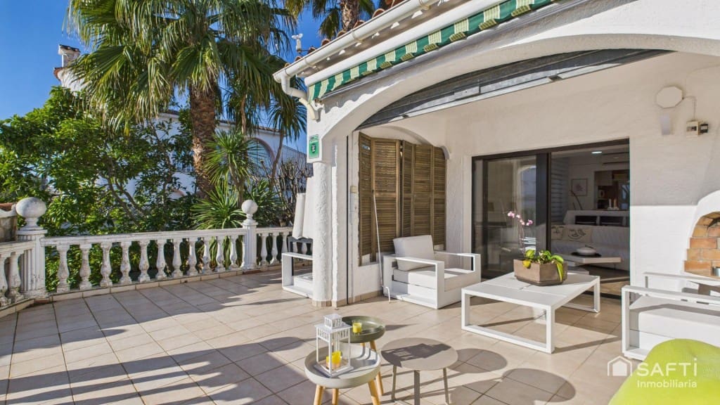 3 Zimmer Villa zu verkaufen in Empuriabrava mit Pool Garage - 1.390.000 € (Ref: 9595451)