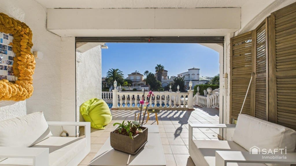 3 Zimmer Villa zu verkaufen in Empuriabrava mit Pool Garage - 1.390.000 € (Ref: 9595451)