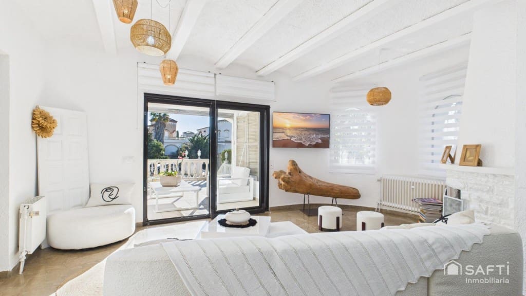 3 Zimmer Villa zu verkaufen in Empuriabrava mit Pool Garage - 1.390.000 € (Ref: 9595451)