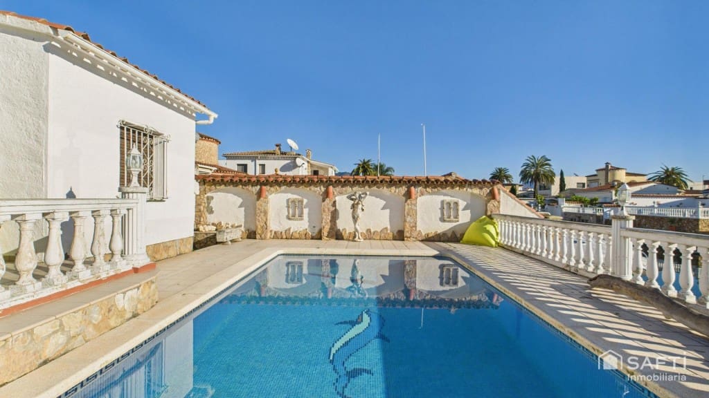 3 Zimmer Villa zu verkaufen in Empuriabrava mit Pool Garage - 1.390.000 € (Ref: 9595451)