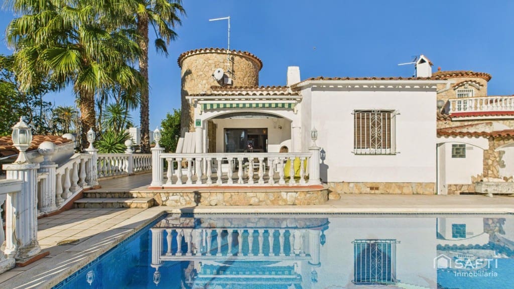 3 Zimmer Villa zu verkaufen in Empuriabrava mit Pool Garage - 1.390.000 € (Ref: 9595451)