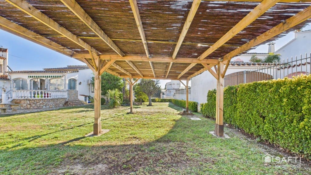 3 Zimmer Villa zu verkaufen in Empuriabrava mit Pool Garage - 1.390.000 € (Ref: 9595451)