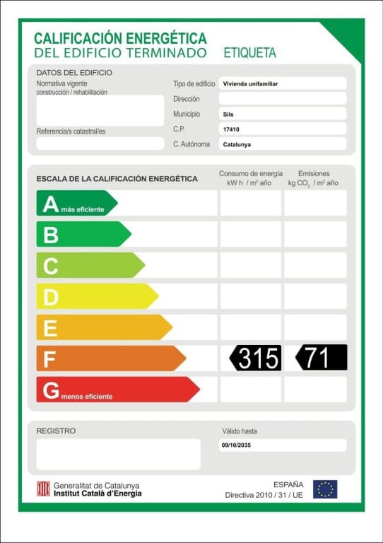 4 bedroom Villa for sale in Sils with pool garage - € 315,000 (Ref: 9595455)