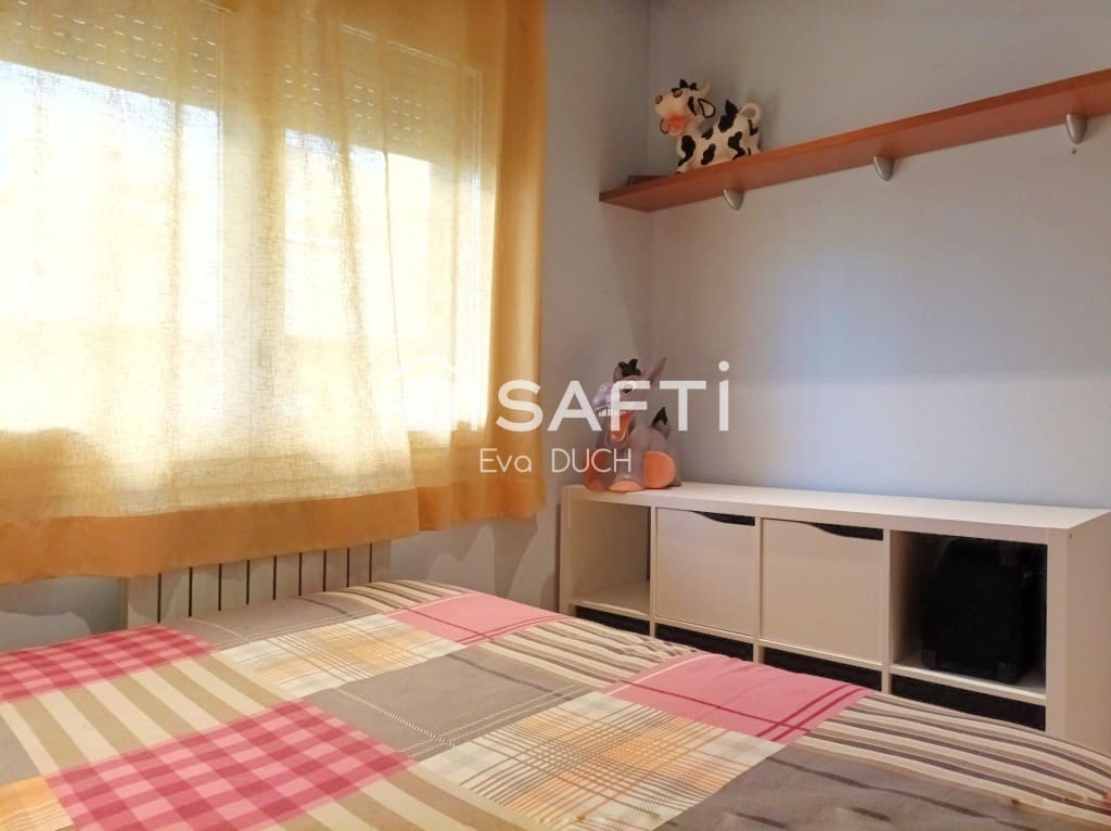 3 bedroom Apartment for sale in Castellfollit de la Roca with garage - € 220,000 (Ref: 9595457)