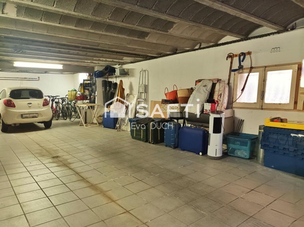 3 bedroom Apartment for sale in Castellfollit de la Roca with garage - € 220,000 (Ref: 9595457)