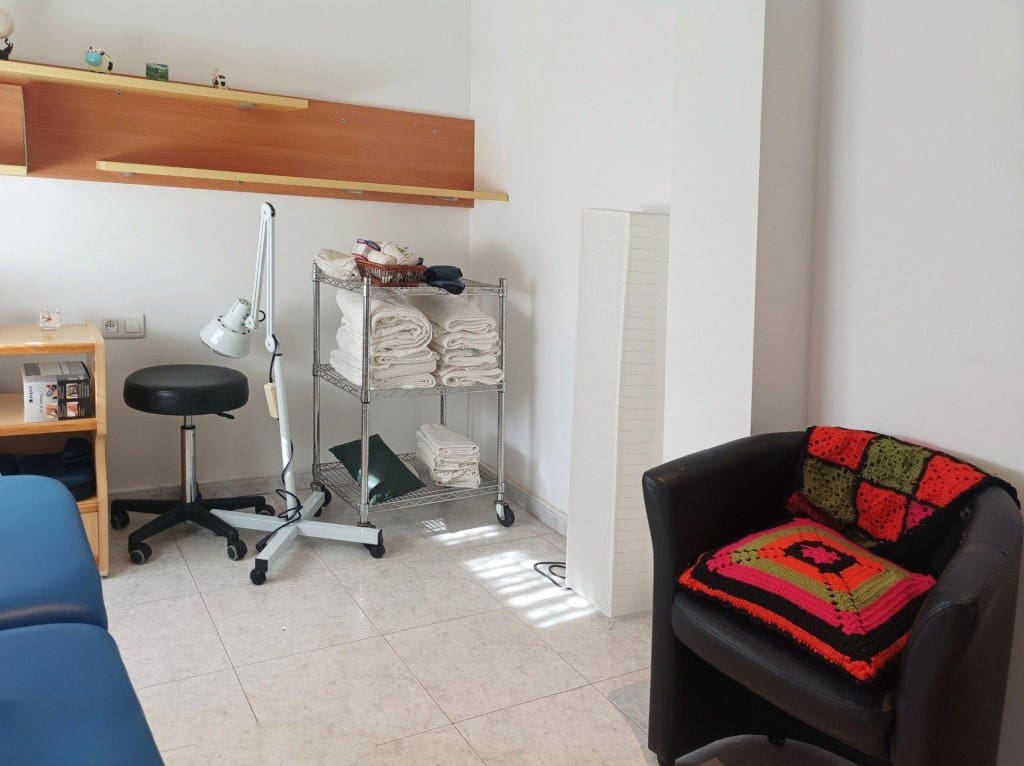 4 bedroom Villa for sale in Sant Gregori with garage - € 500,000 (Ref: 9595459)