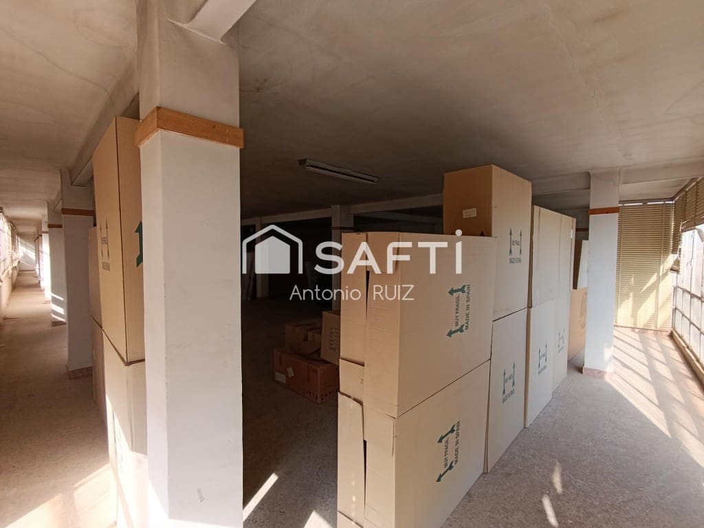 Büro zu verkaufen in Jodar - 850.000 € (Ref: 9595460)