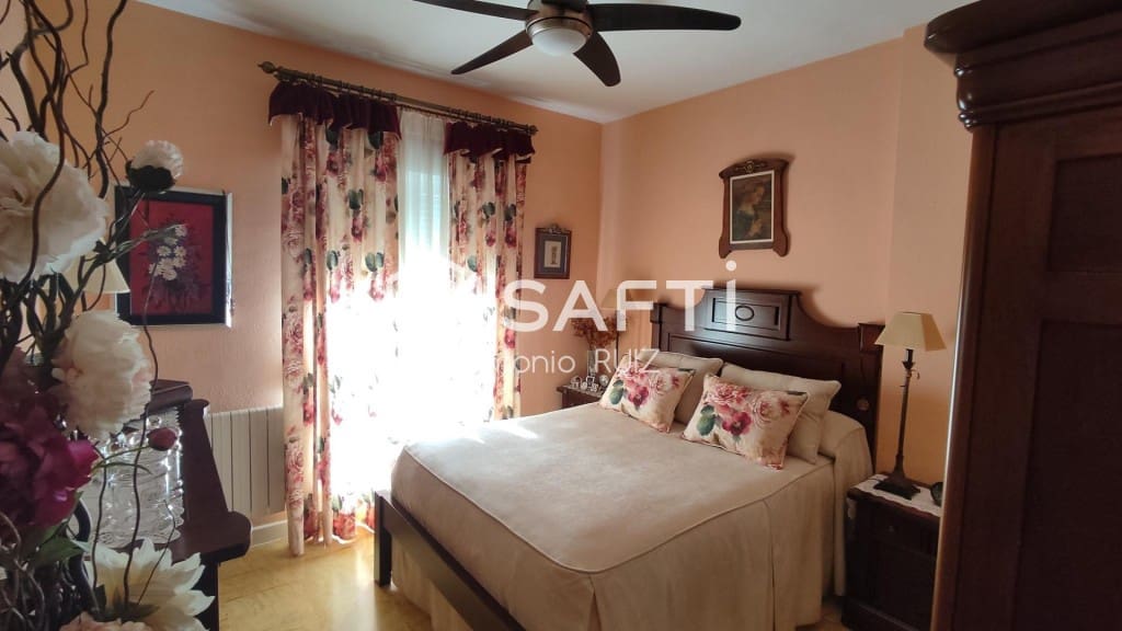 4 makuuhuone Huvila myytävänä paikassa Ubeda - 345 000 € (Ref: 9595464)