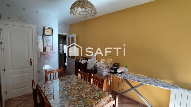 4 makuuhuone Huvila myytävänä paikassa Ubeda - 345 000 € (Ref: 9595464)