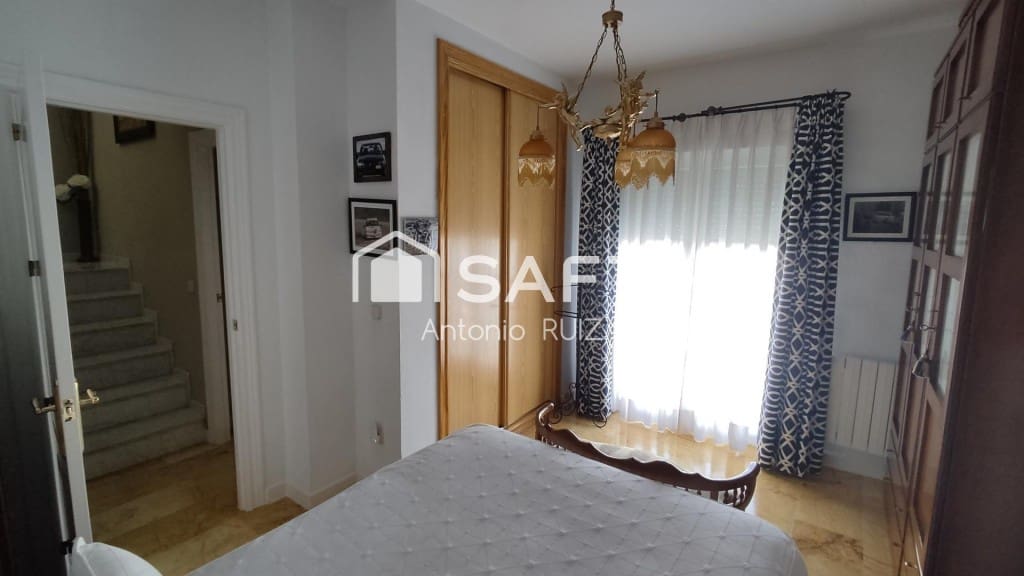 4 makuuhuone Huvila myytävänä paikassa Ubeda - 345 000 € (Ref: 9595464)