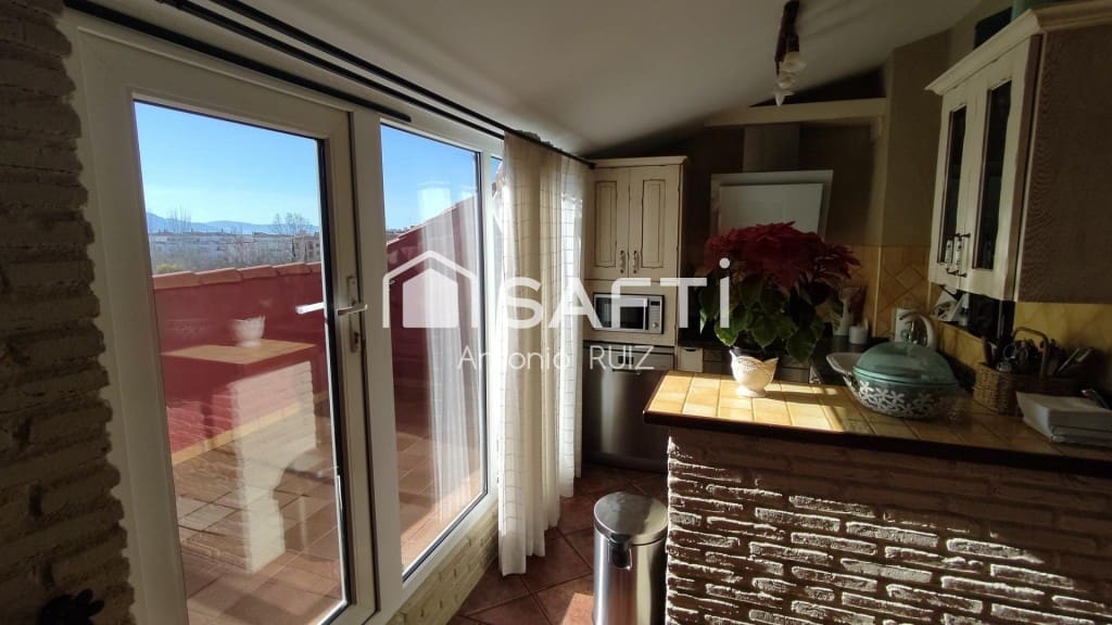 4 makuuhuone Huvila myytävänä paikassa Ubeda - 345 000 € (Ref: 9595464)