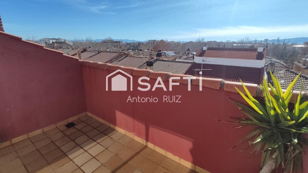 4 makuuhuone Huvila myytävänä paikassa Ubeda - 345 000 € (Ref: 9595464)