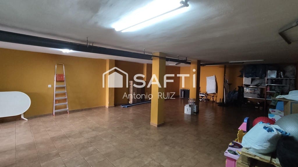 4 makuuhuone Huvila myytävänä paikassa Ubeda - 345 000 € (Ref: 9595464)