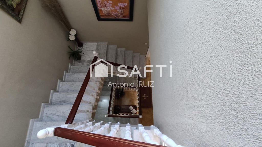 4 makuuhuone Huvila myytävänä paikassa Ubeda - 345 000 € (Ref: 9595464)