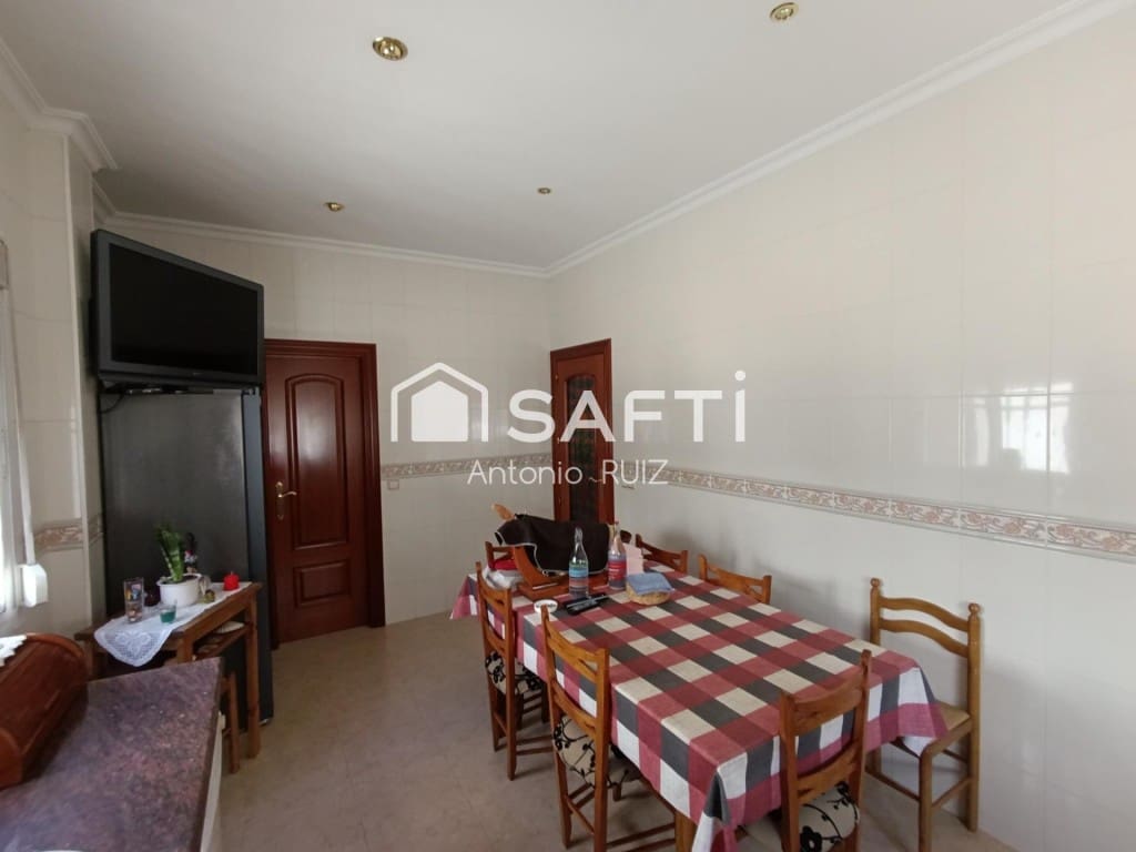 4 soverom Rekkehus til salgs i Quesada med garasje - € 270 000 (Ref: 9595469)