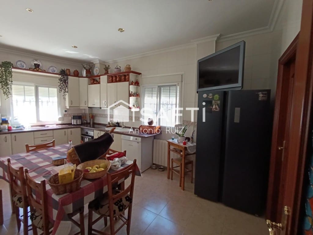 4 soverom Rekkehus til salgs i Quesada med garasje - € 270 000 (Ref: 9595469)