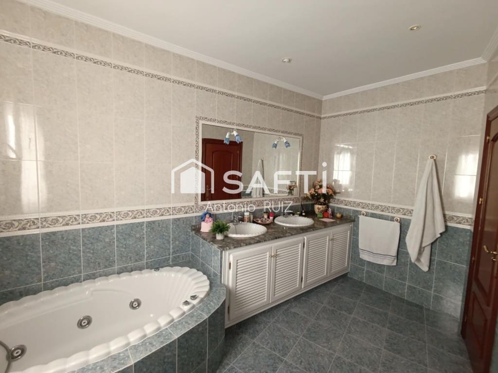 4 soverom Rekkehus til salgs i Quesada med garasje - € 270 000 (Ref: 9595469)