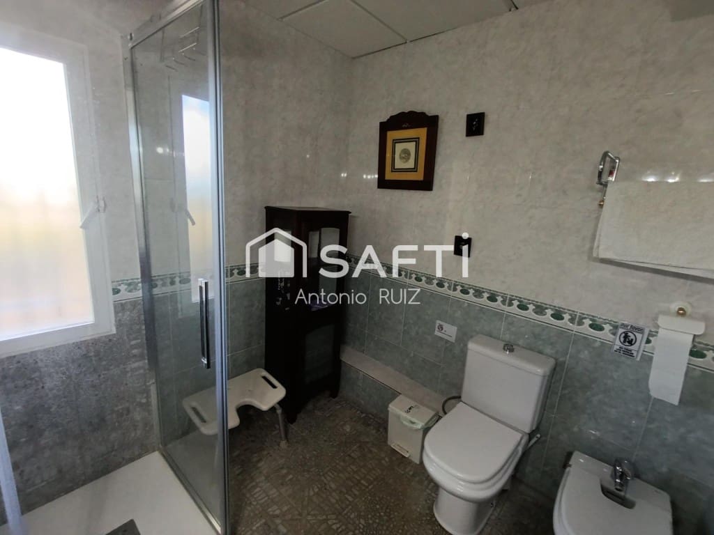 7 bedroom Finca/Country House for sale in Baeza - € 265,000 (Ref: 9595473)