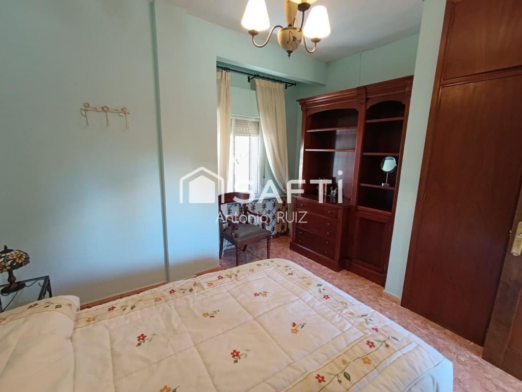 7 bedroom Finca/Country House for sale in Baeza - € 265,000 (Ref: 9595473)