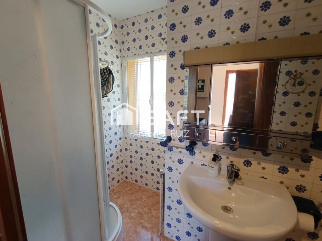 7 bedroom Finca/Country House for sale in Baeza - € 265,000 (Ref: 9595473)