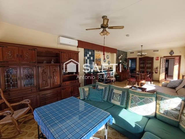 7 Zimmer Finca/Landgut zu verkaufen in Baeza - 265.000 € (Ref: 9595473)