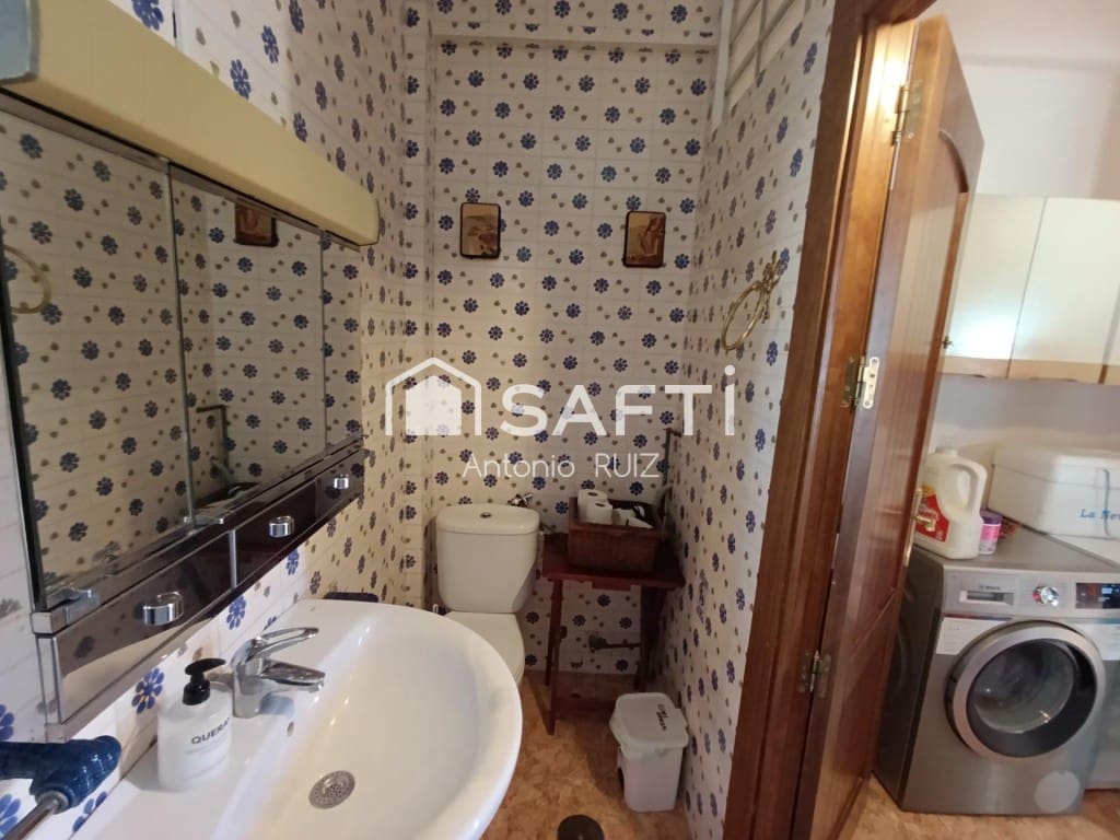 7 bedroom Finca/Country House for sale in Baeza - € 265,000 (Ref: 9595473)