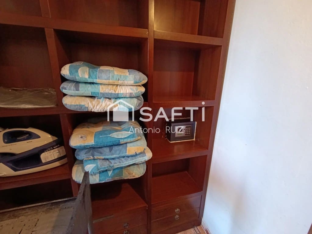 7 bedroom Finca/Country House for sale in Baeza - € 265,000 (Ref: 9595473)